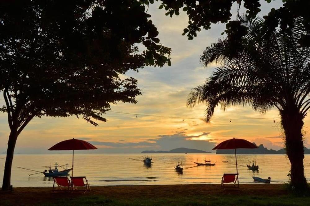 De Sea Almond Hotel Chumphon Exterior foto